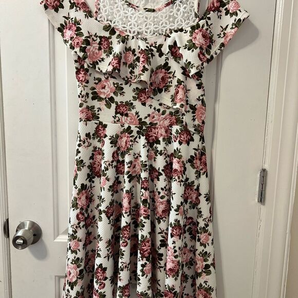 Floral dress - Picture 1 of 6